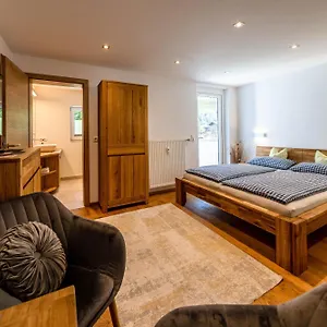 Exklusiv - Neu Renoviertes Mit Terrasse Mittenwald